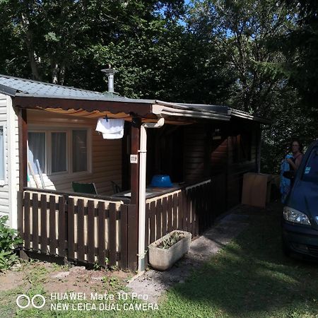 Charmant Mobil Home Style Chalet Besse-et-Saint-Anastaise Exterior photo